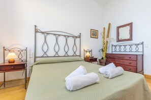 4 bedrooms - Can Mir - House In Marina Manresa. Free Wifi (, Illes Balears)