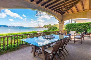 Outdoor dining - Can Mir - House In Marina Manresa. Free Wifi (, Illes Balears)