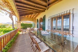 Outdoor dining - Can Mir - House In Marina Manresa. Free Wifi (, Illes Balears)