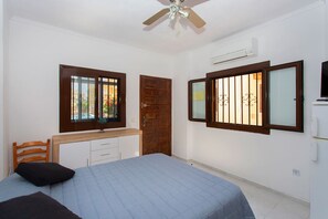 1 bedroom - Perseo - Apartment In Torrevieja. Free Wifi (, Alicante)