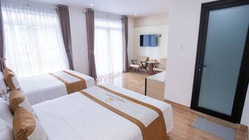 Standard Twin Room, Balcony, City View | Pemandangan balkoni