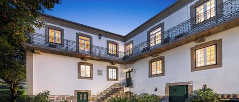 Fachada da propriedade