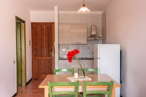 Dining - Casa Pavoncelle Apartments In Gallura - Casa Torre (Santa Teresa Gallura)