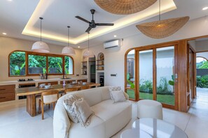 Βίλα | Περιοχή καθιστικού | Τηλεόραση με επίπεδη οθόνη