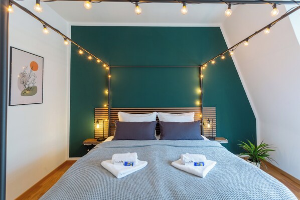 1 Schlafzimmer, Schreibtisch, Bügeleisen/Bügelbrett, Reisekinderbett