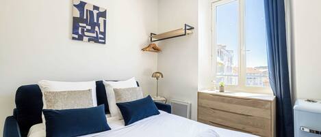 1 bedroom, desk, iron/ironing board, free WiFi