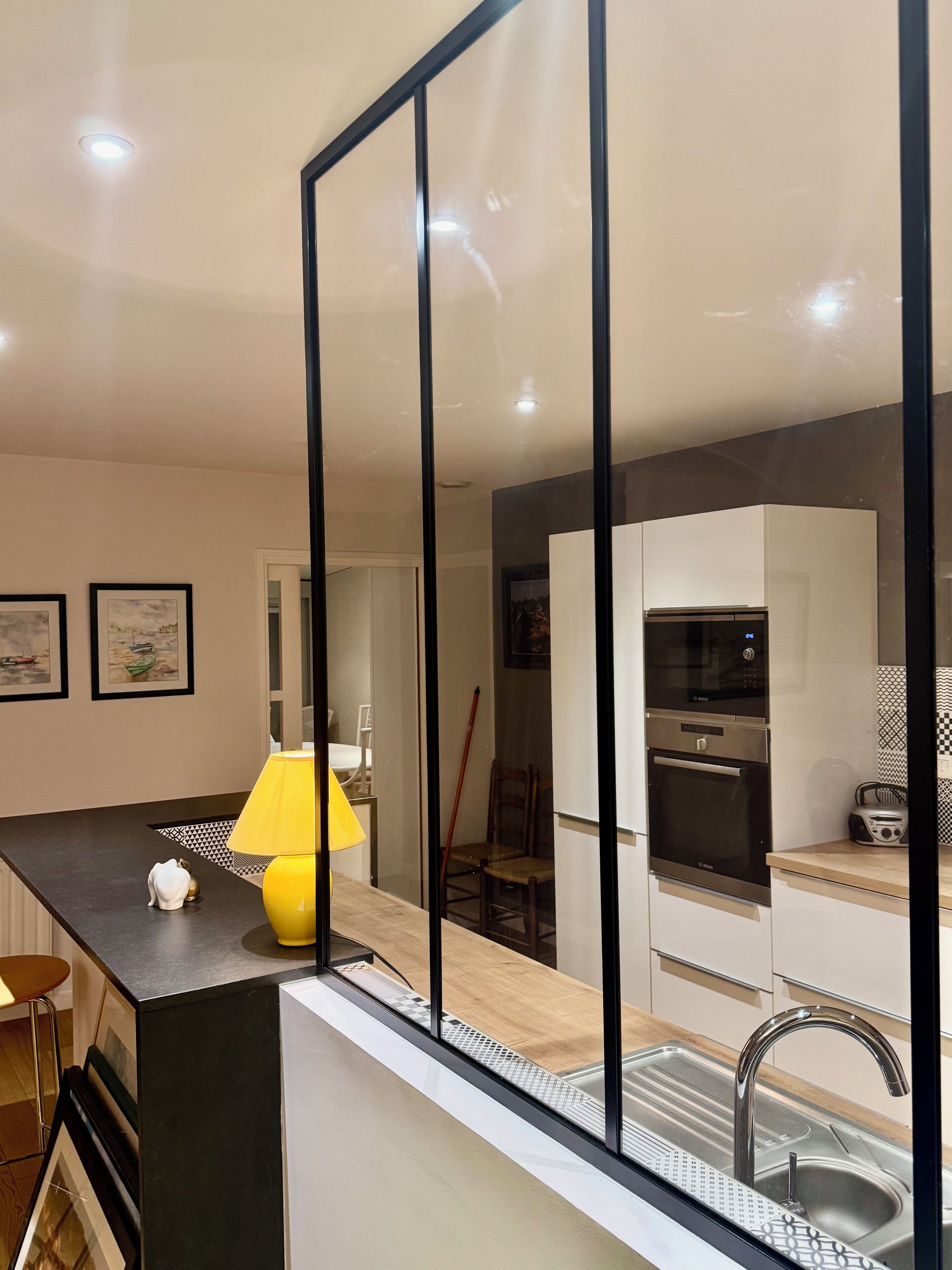 ثلاجة، ميكروويف، فرن، موقد طهي مسطح