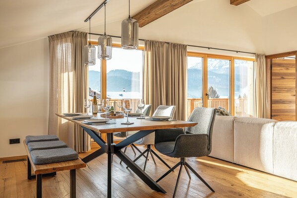Dining - Modern chalet Roahäusl, 140sqm, 3 bedrooms and sauna (Reit im Winkl)