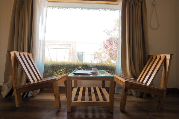 Dobbeltrom – deluxe | Skrivebord for bærbar PC, lydisolert og wi-fi (inkludert)