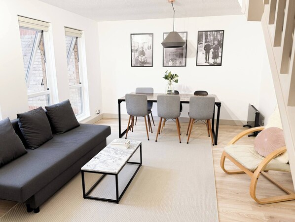 House, 2 Bedrooms | Living room