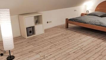 2 Schlafzimmer, Reisekinderbett, kostenloses WLAN