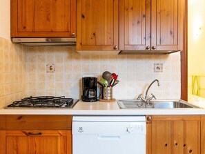 Mikrowelle, Geschirrspüler, Toaster, Hochstuhl