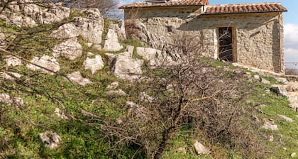 Bel appartement dans une maison de vacances avec patio, animaux admis et vue panoramique