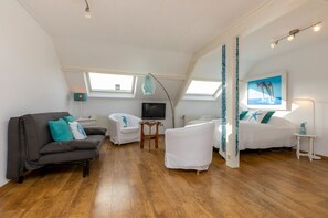 Apartment | Living room - Bright Apartment Near Beach (Westkapelle)