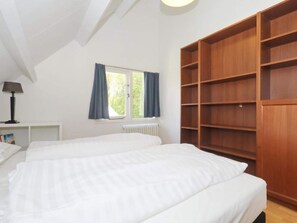 House | 2 bedrooms, bed sheets - Holiday Home Near the Beach in the Dunes (Noordwijkerhout)