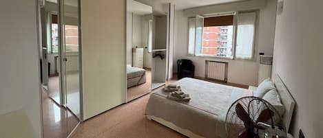 1 chambre, fer et planche Ă repasser, accĂšs au Wi-Fi (inclus)