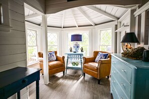 Interior - Cornell Lane Cottage: Oceanfront Retreat with Private Dock & Stunning Linekin Bay Views (Boothbay)