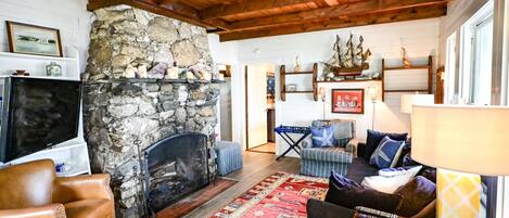 智能电视、壁炉