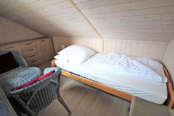 House | 3 bedrooms, individually furnished