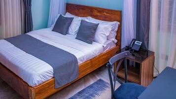 1 bedroom, bed sheets