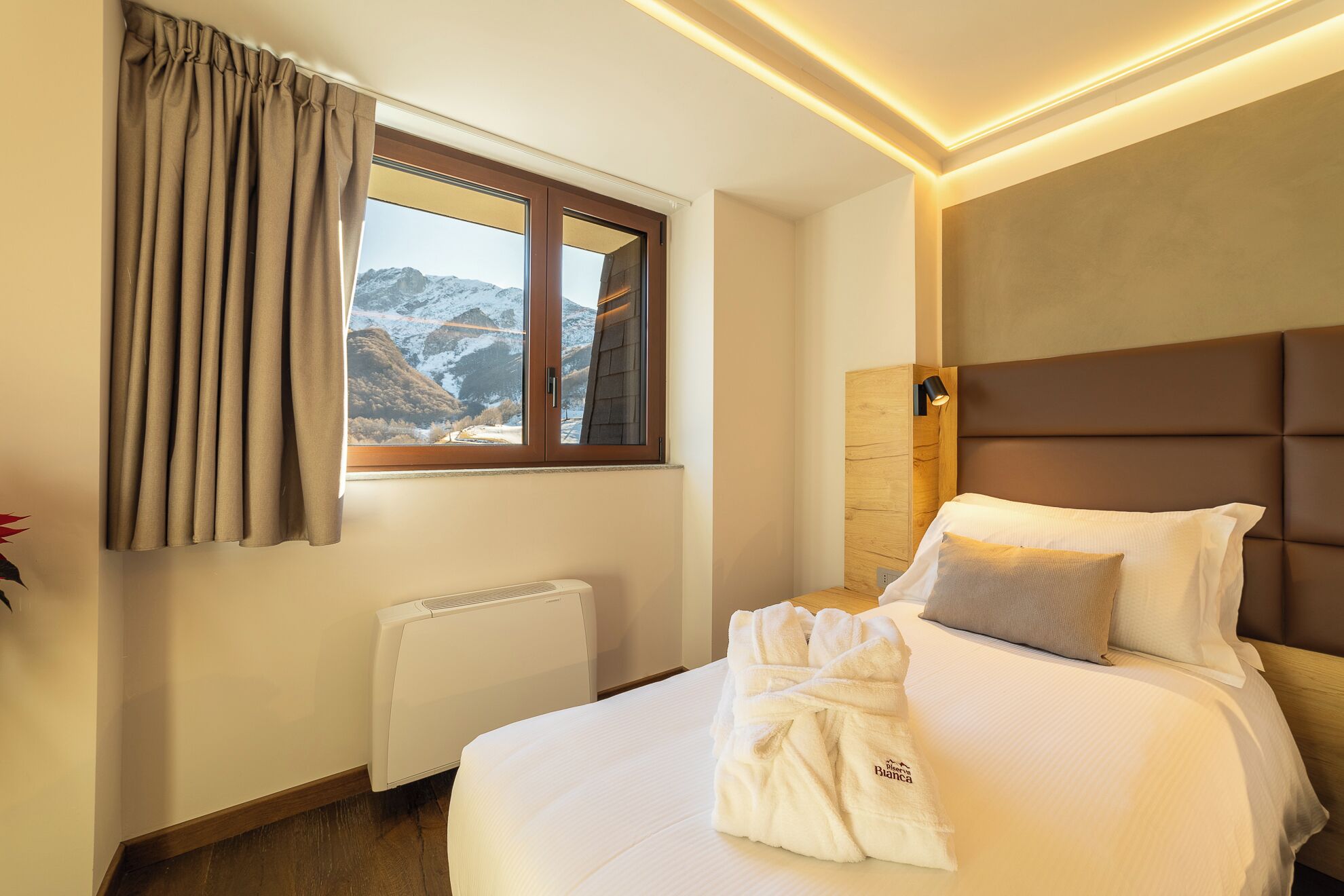 Camera Standard con letto matrimoniale o 2 letti singoli, vista montagna | Vista montagna