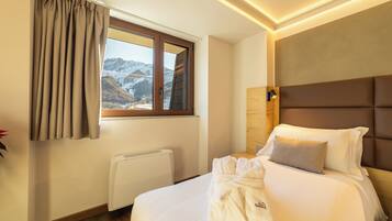 Camera Standard con letto matrimoniale o 2 letti singoli, vista montagna | Vista montagna