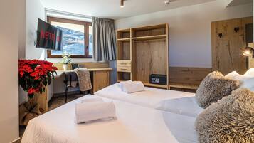 豪華雙人或雙床房 | 1 間睡房、房內夾萬、書桌、隔音