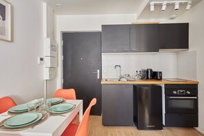 Private kitchen - New Apartment Boulogne Facing "les Passages" (Boulogne-Billancourt)