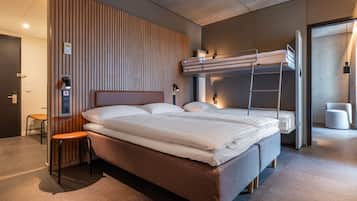 Kamar Keluarga | 1 kamar tidur, meja kerja, tirai kedap cahaya, dan kedap suara