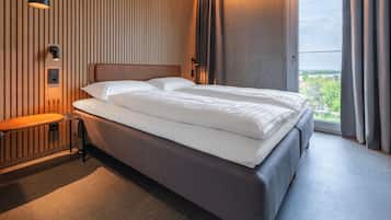 Schreibtisch, VerdunkelungsvorhÀnge, schallisolierte Zimmer, BettwÀsche