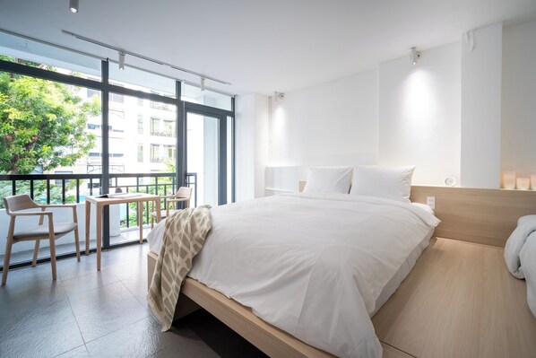 1 bedroom, in-room safe, iron/ironing board, free WiFi