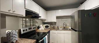 Charming 2-Bedroom, 1-Bath Home Close to Downtown