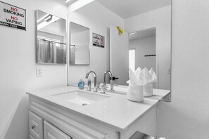 Regadera y secadora de cabello 