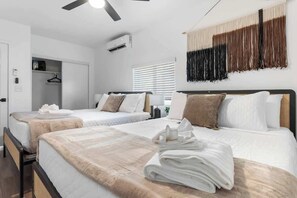 5 habitaciones, tabla de planchar con plancha, cuna de viaje y wifi 