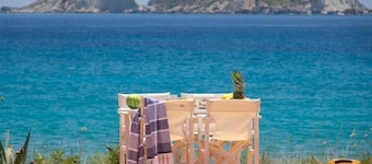 Ammos Suite is a stunning two-bedroom detached house