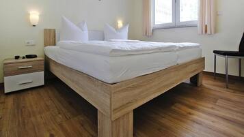 Apartment | 1 bedroom, individually furnished, bed sheets