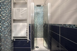 Shower, hair dryer, bidet, towels - The Sant'Anna place (Napoli)