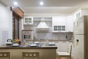 Fridge, oven, stovetop, dishwasher - The Sant'Anna place (Napoli)