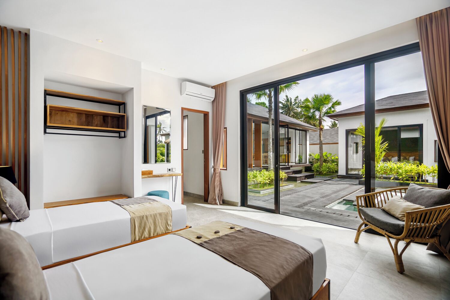 Comfort Villa, Pool View | In-room safe, iron/ironing board, free WiFi, bed sheets