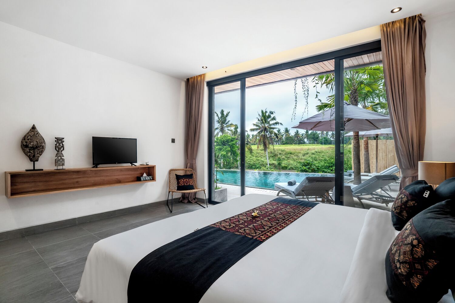 Comfort Villa, 6 Bedrooms, Pool View | View from room