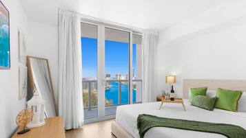 1 habitación, tabla de planchar con plancha, cuna de viaje y wifi