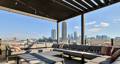 This apartment is a 2 bedroom(s), 2 bathrooms, located in Atlanta, GA.
