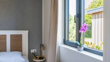 2 slaapkamers, reisbedje, gratis wifi, beddengoed