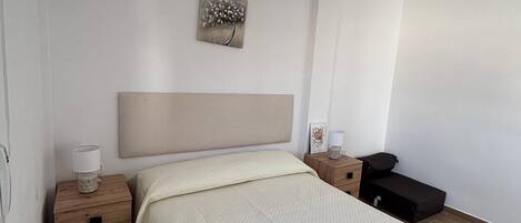 1 sovrum, strykjärn/strykbräda, wi-fi och sängkläder