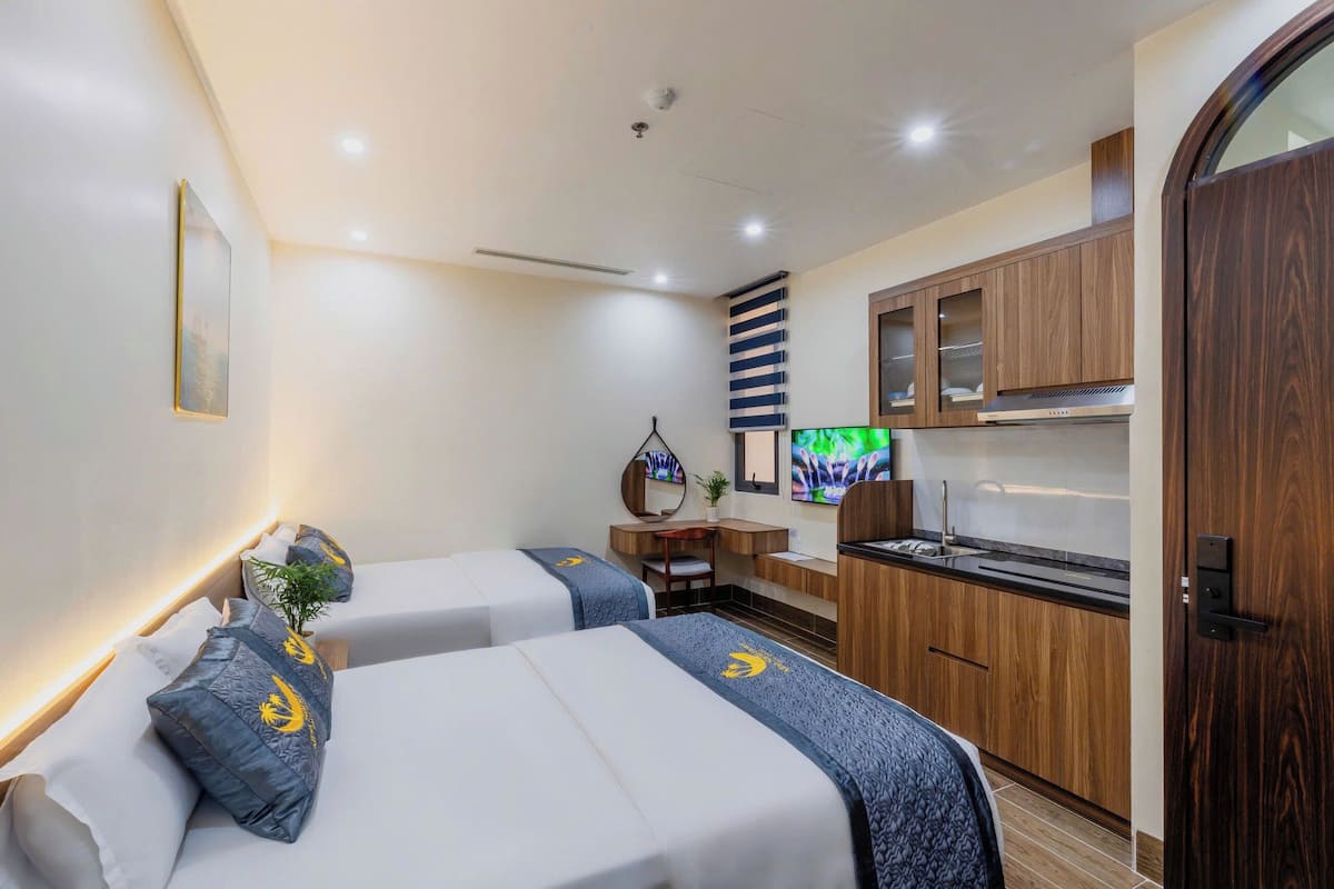 Junior Quadruple Room | Desk, laptop workspace, soundproofing, free WiFi