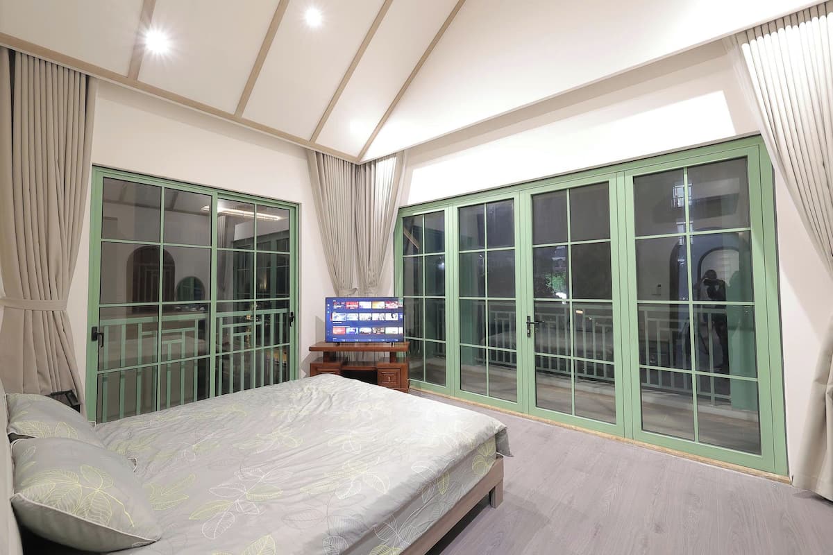 Phòng Deluxe, bồn tắm | Bộ trải giường bằng vải cotton Ai Cập, bộ đồ giường cao cấp