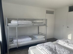 1 bedroom, iron/ironing board, WiFi