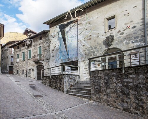 La Tana in Vione With 1 Bedrooms and 1 Bathrooms