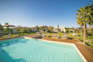 Villa Standard, plusieurs chambres, 2 salles de bains (Villa Assunta With Pool Near The Sea) | Piscine | Piscine extérieure (ouverte en saison)