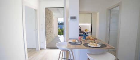 Standard Villa, Multiple Bedrooms, 2 Bathrooms (Villa Assunta With Pool Near The Sea) | Dining